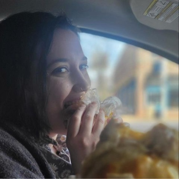 Meet your Posher, Iris - Picture 1 of 1